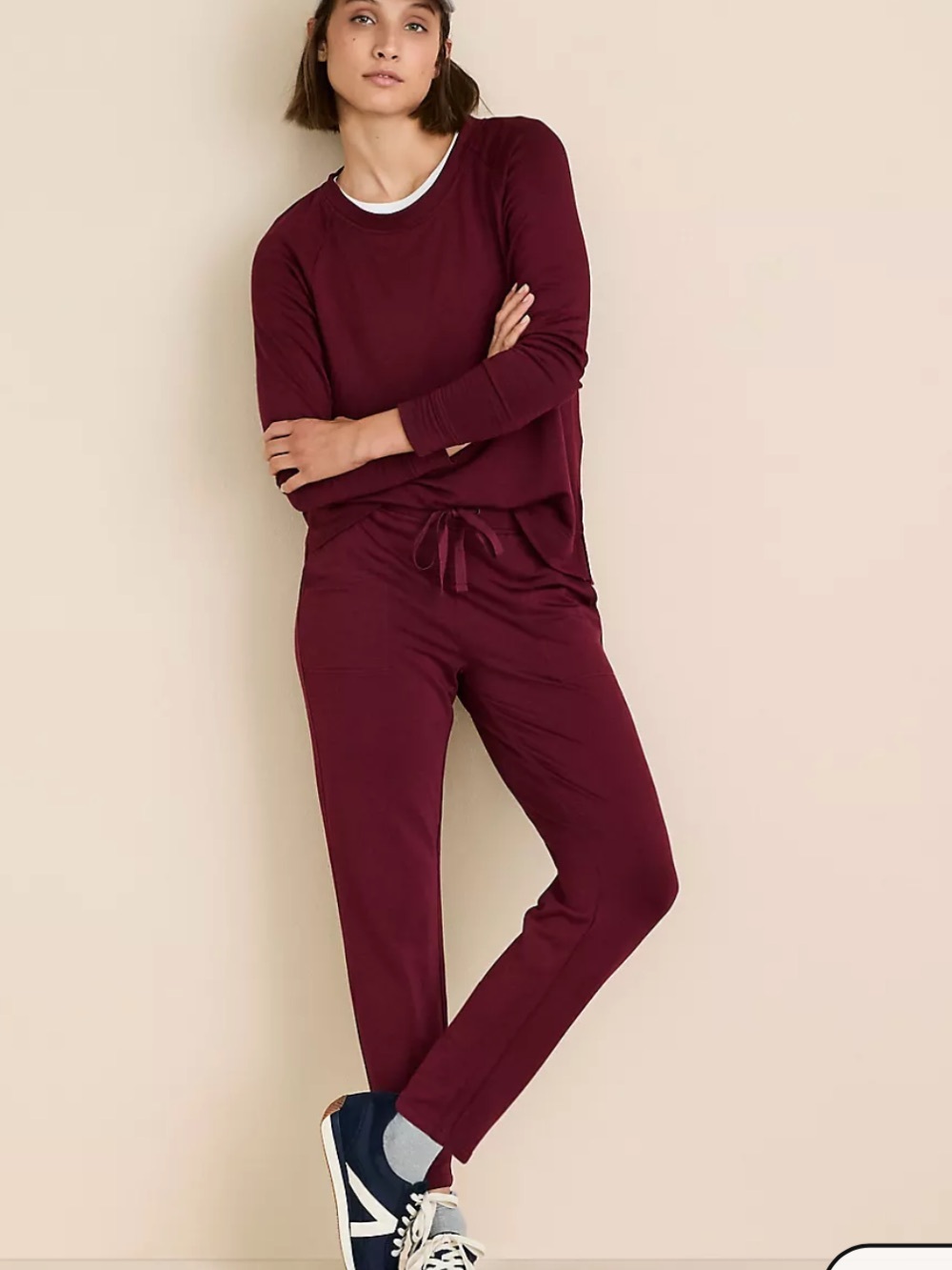 Lou & Grey Signaturesoft Plush Sweatpants in French Burgundy